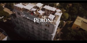 Bekijk de nieuwe Peroni commercial